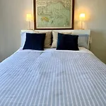 Apartamento ático Céntrico Con Amplias Vistas Mar Y Playa *